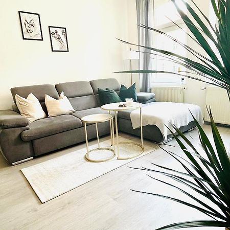 Renoviertes Apartment In Zentraler Lage - Wlan, Smart-Tv, Kueche, Balkon Und Queensize-Bett Fuer 4 Gaeste Erfurt Extérieur photo